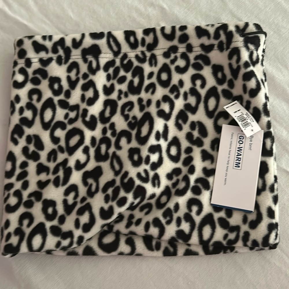 NWT Old Navy neck warmer.
